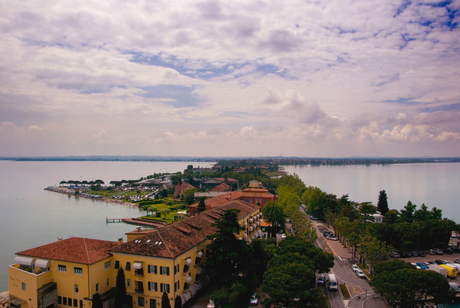 zicht over Sirmione