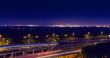 Schiphol bij nacht