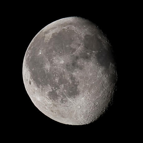 de maan op 22-07-08 om 0:42