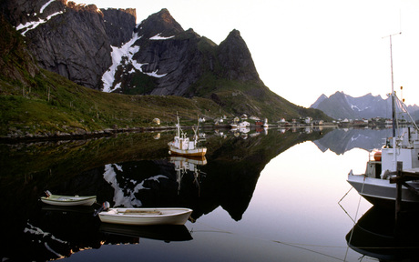 093 s'nachts 1 uur Reine Lofoten Noorwegen 13,2°OL 67,9°NB, (1,6).jpg