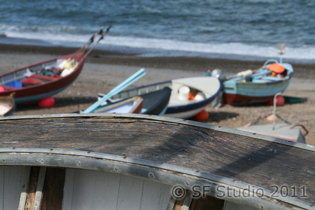houten vissersboten op een deens strand