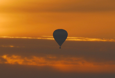 Ballon tijdens zonsondergang