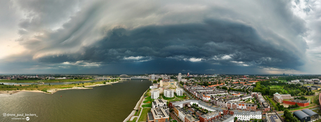 Onweersbui boven Nijmegen