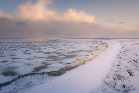 Winterse luchten boven het Wad VII