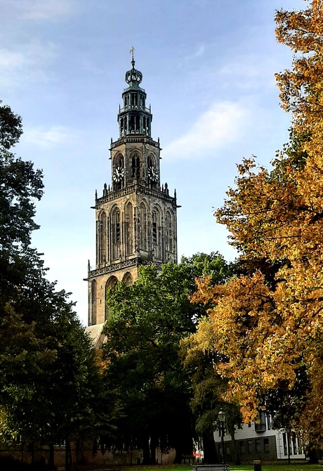 Martinitoren in de herfst