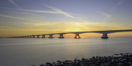 Zeelandbrug bij zonsopkomst