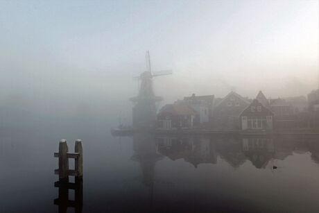 Mist,  Molen van Adriaan Haarlem