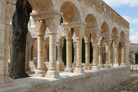 2504030370 zw   kloostergang