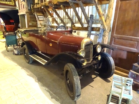 oude auto in museum