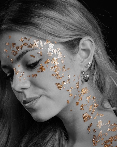 Blackandwhiteandgold