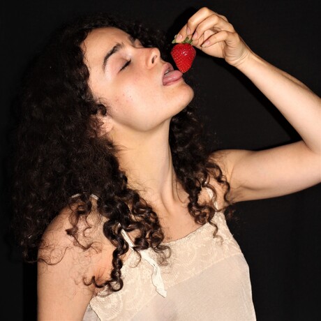 Kitty with strawberry