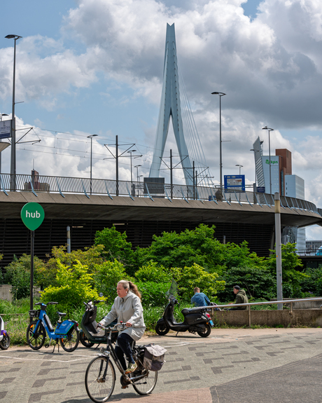 ONDER DE BRUG