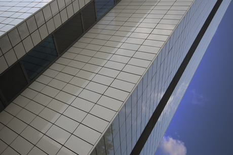 Fotodagje met Bob Oudmaijer aan Utrecht, de kantorenwijk Papendorp. Gelukkig kan ik weer een foto plaatsen. Ook hier heb ik gebruik gemaakt van het perspectief van de supergroothoek.