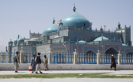 mosque Mazaar i sharif Afghanistan.jpg