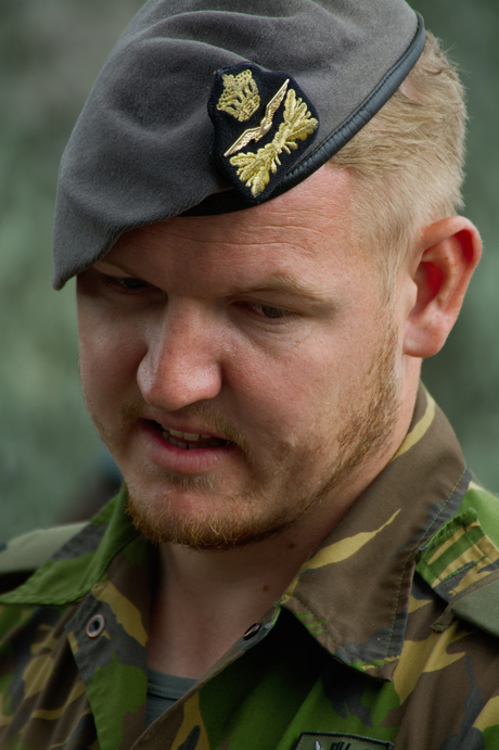 een portret van een militair  