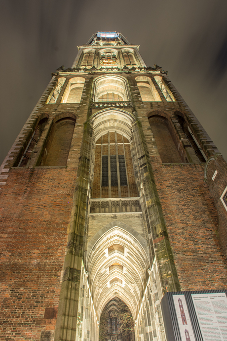 De Dom in Utrecht bij nacht