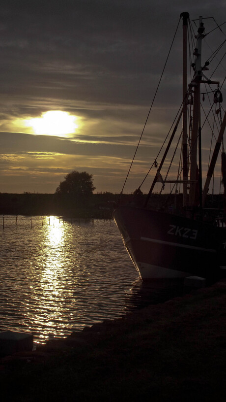 Zonsondergang in Zoutkamp.jpg