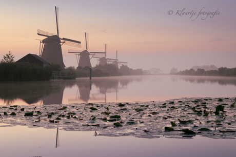 Kinderdijkse molens in pasteltinten