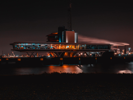 Night in the port of Rotterdam 