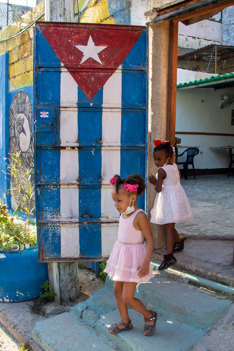 Girls in Havana