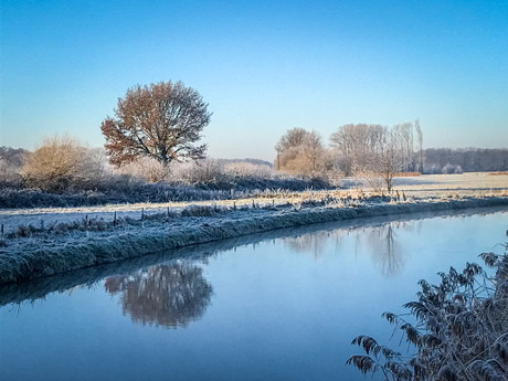 De Berkel bij Almen in de winter