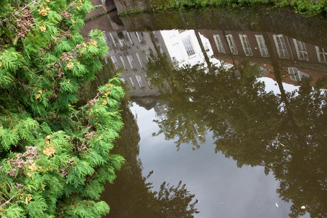 spiegeling in de grachten
