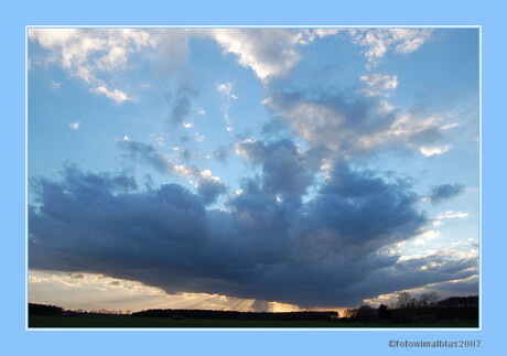 Late middag wolk