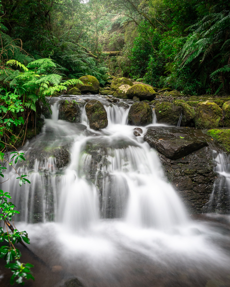 Langzame sluiterstijd bij een waterval in Madaira. 
