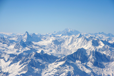 Zwitserse Alpen vanuit het vliegtuig