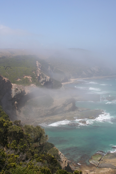 mistige cliff