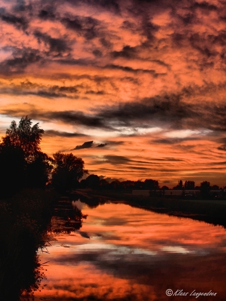 Avondrood aan de oude bovendijk