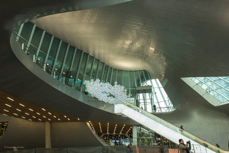Station Arnhem in de hal...