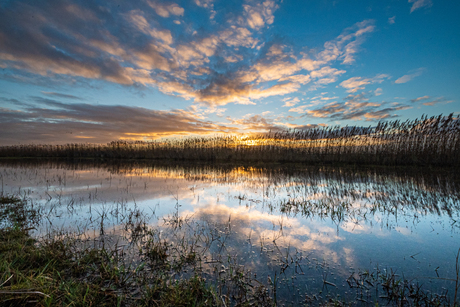 Zonsondergang bij het Lauwersmeer