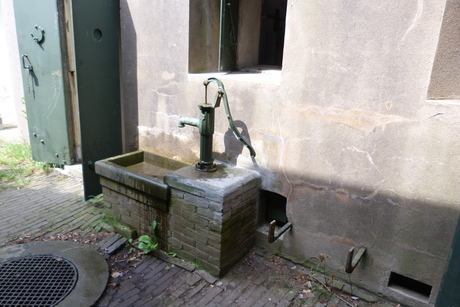 Fort aan den Ham, waterpomp