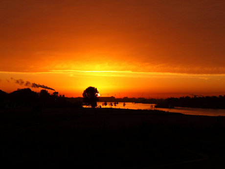 zonsopkomst boven Dordrecht