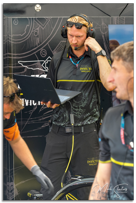 Invicta Racing - Hungaroring 2025 - Werkzaamheden in de Paddock F2