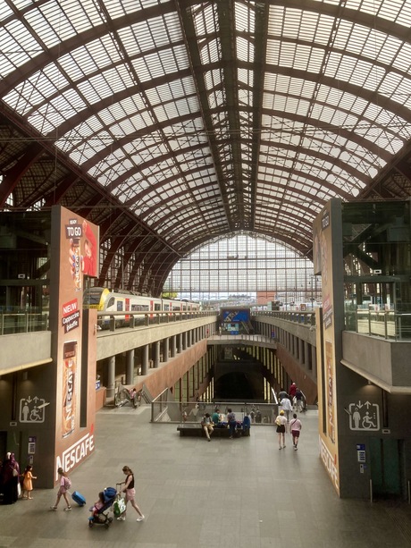 stationshal