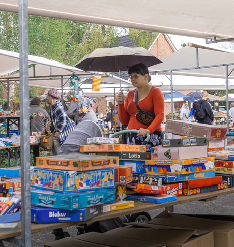 Rommel markt voor het goede doel 