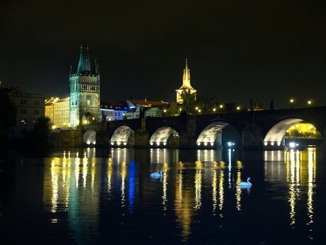 Praag bij nacht