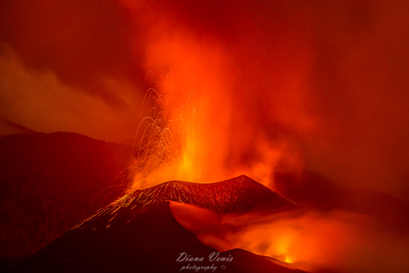 Vulkaan La Palma by night