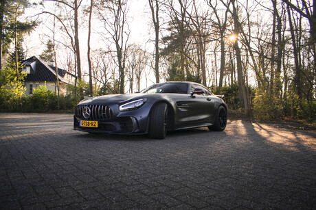 Mercedes-Benz AMG GTR