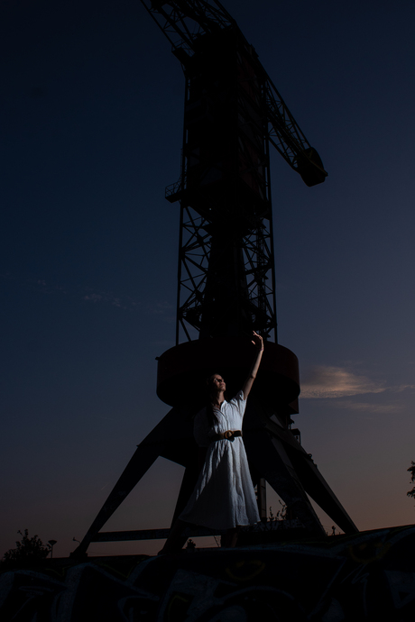 Danseres op de NDSM werf