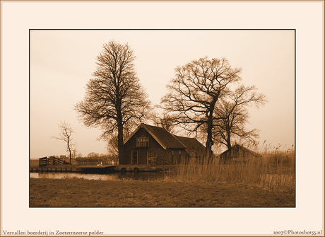 Vervallen boerderij in Zoetermeerse polder