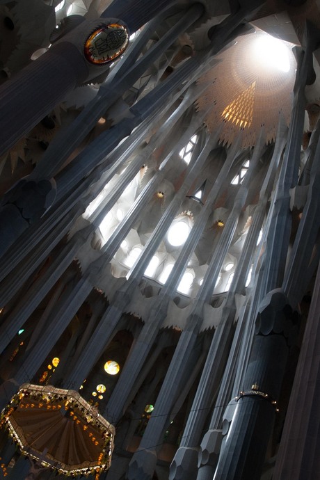 Gaudi's Sagrada 4.jpg