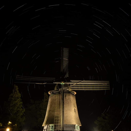 Windmolen met sterrenspoor