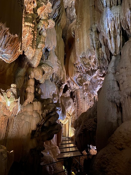 Niet mooi, wel heel indrukwekkend in de druipsteen grot.