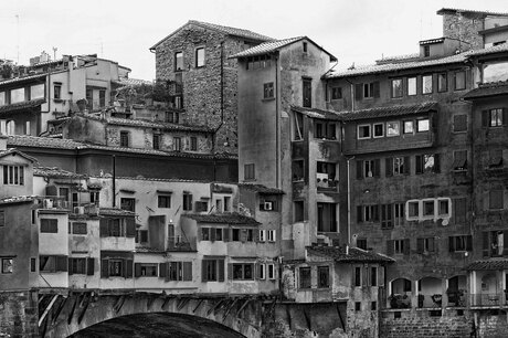 Florence, oeverbebouwing Ponte Vecchio.
