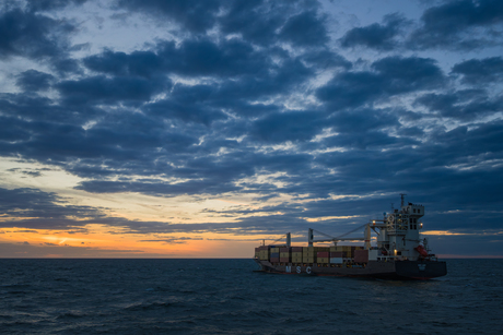 MSC Amy zonsondergang