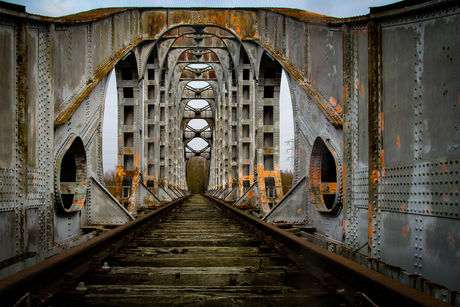 Oude spoorbrug