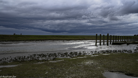 Noordpolderzijl, kleinste getijden haven van Nederland.